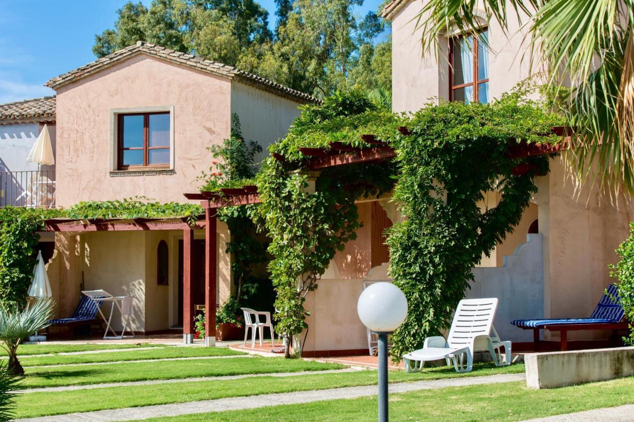Apartments In Residence With Swimming Pool In Santa Margherita Di Pula, 250 Meters From The Sea Εξωτερικό φωτογραφία