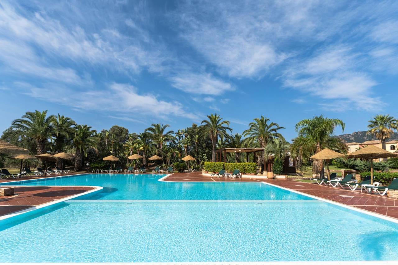 Apartments In Residence With Swimming Pool In Santa Margherita Di Pula, 250 Meters From The Sea Εξωτερικό φωτογραφία