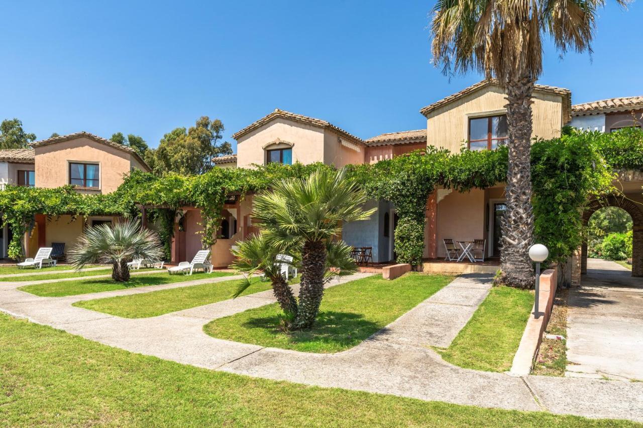 Apartments In Residence With Swimming Pool In Santa Margherita Di Pula, 250 Meters From The Sea Εξωτερικό φωτογραφία