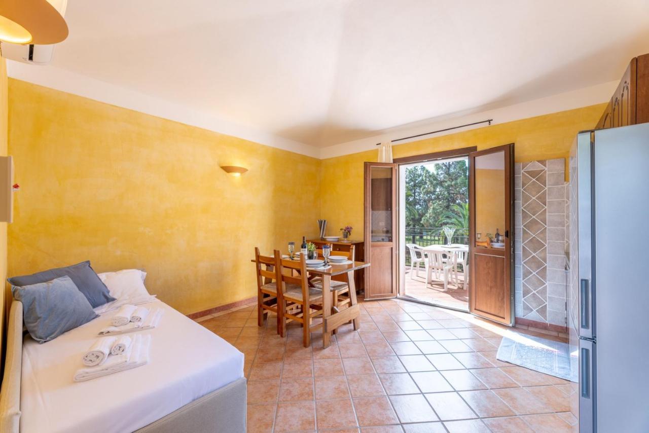 Apartments In Residence With Swimming Pool In Santa Margherita Di Pula, 250 Meters From The Sea Εξωτερικό φωτογραφία